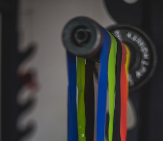 겨울철 저항성 다이어트, 올바른 운동법 blue green and yellow coated wires