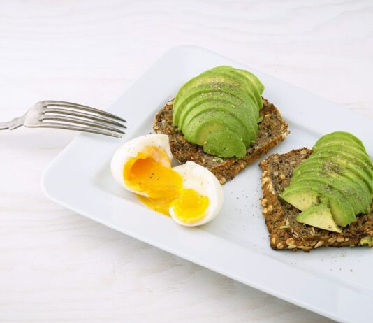 체중 감량을 위한 운동과 식단 관리 전략 rectangular white platter of sliced food and eggs