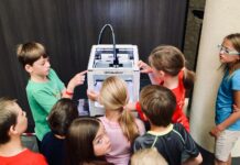 지역아동센터 아동 건강검진으로 건강 지킨다 children sitting on chair in front of table