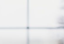 명상, 바쁜 일상 속 심신 회복의 열쇠로 뜬다 white ceramic teacup